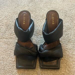 Alohas Puffy Twist Slides - Size 37